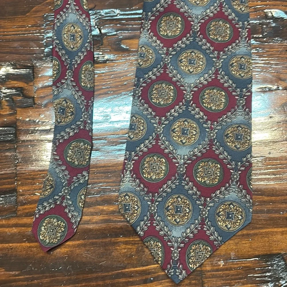 Lord & Taylor‎ Silk Neck Tie